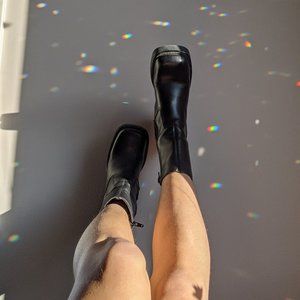 *SOLD* 90s Black, Block-Heeled Boots